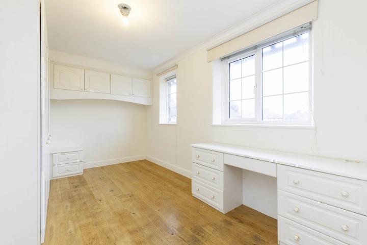 			4 Bedroom, 2 bath, 1 reception Semi-Detached House			 Cheviot Gardens, Golders Green